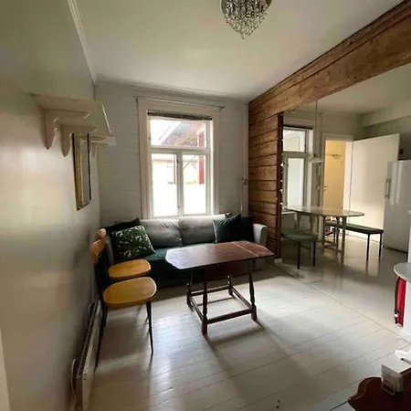 Stylish Cosy 3 Bedroom In Solsiden