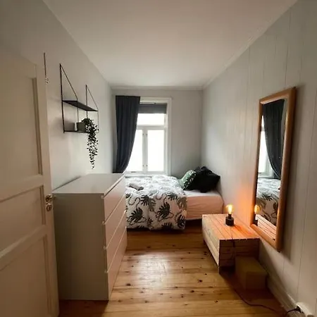 Stylish Cosy 3 Bedroom In Solsiden *